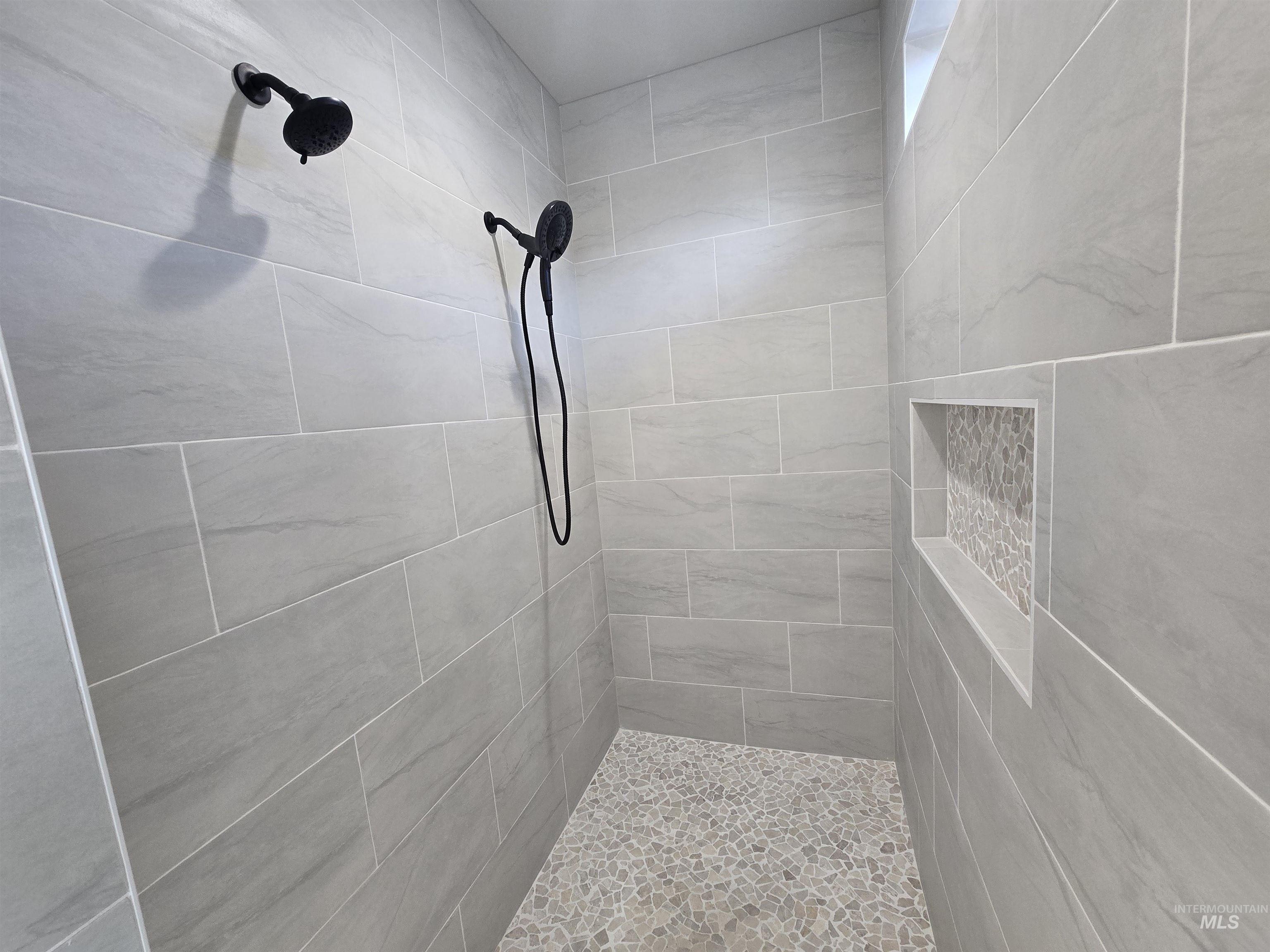 1577 Tule Dr., Twin Falls, Idaho 83301, 4 Bedrooms, 3 Bathrooms, Residential For Sale, Price $650,000,MLS 98973126