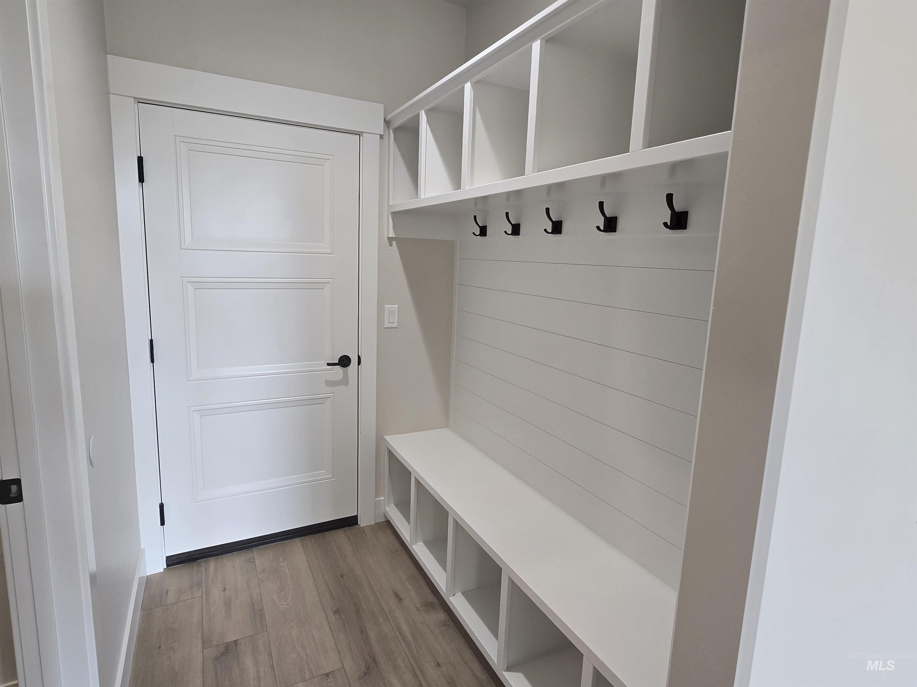 1577 Tule Dr., Twin Falls, Idaho 83301, 4 Bedrooms, 3 Bathrooms, Residential For Sale, Price $650,000,MLS 98973126