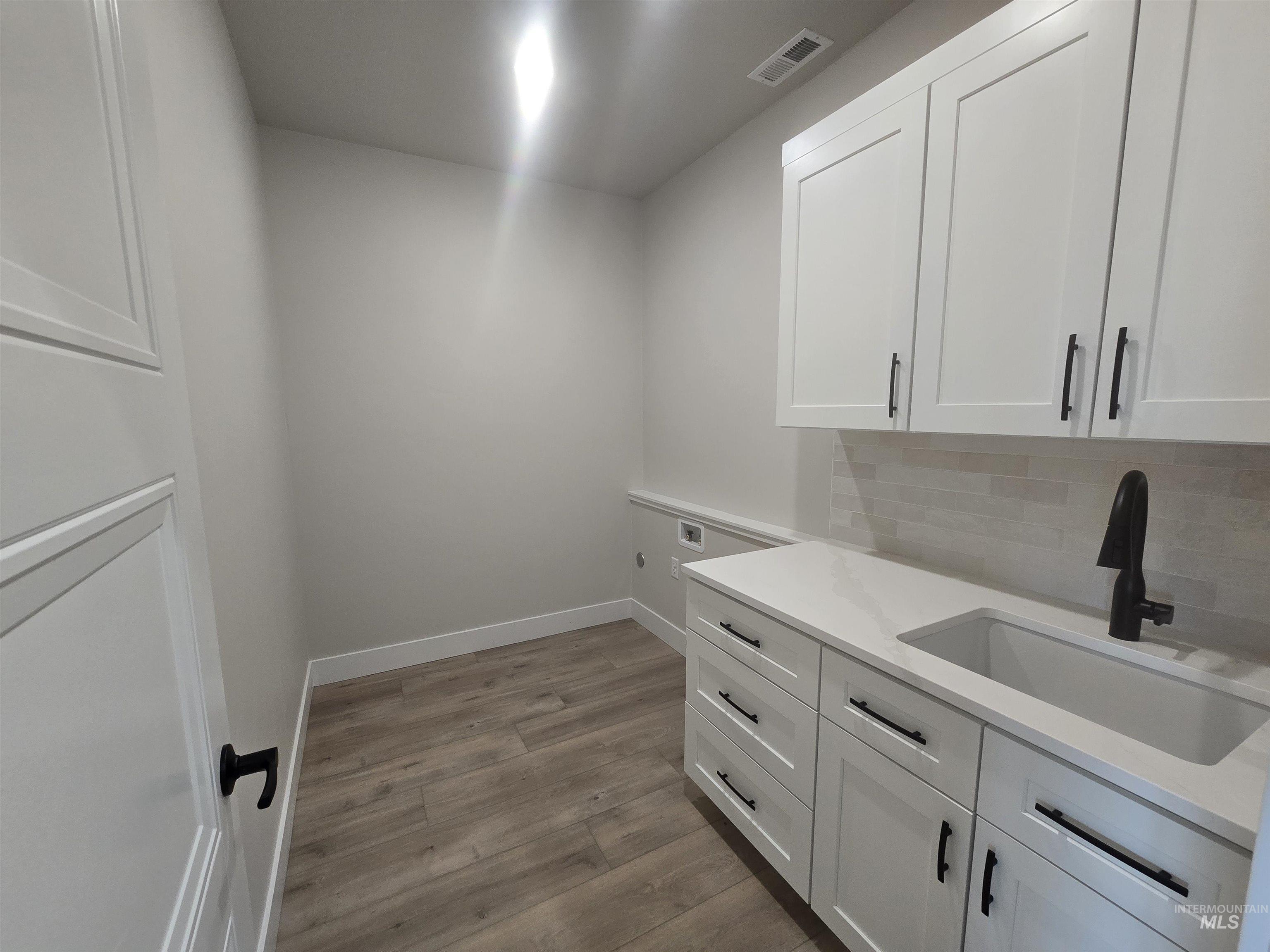 1577 Tule Dr., Twin Falls, Idaho 83301, 4 Bedrooms, 3 Bathrooms, Residential For Sale, Price $650,000,MLS 98973126