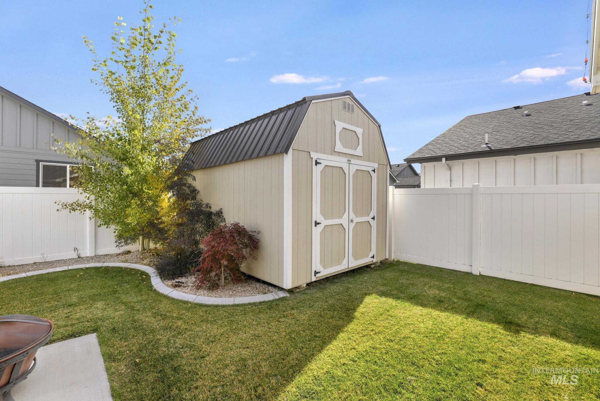 607 Cheri Ct., Kimberly, Idaho 83341, 4 Bedrooms, 2 Bathrooms, Residential For Sale, Price $374,999,MLS 98973129