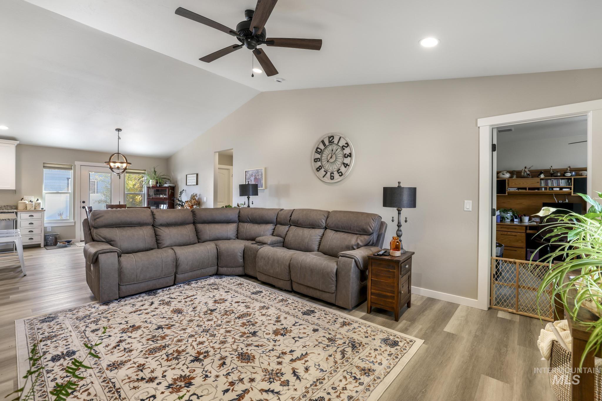 607 Cheri Ct., Kimberly, Idaho 83341, 4 Bedrooms, 2 Bathrooms, Residential For Sale, Price $374,999,MLS 98973129