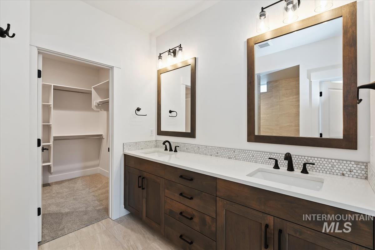 6610 N Good Drive, Eagle, Idaho 83629-0000, 3 Bedrooms, 2 Bathrooms, Residential For Sale, Price $599,880,MLS 98973131