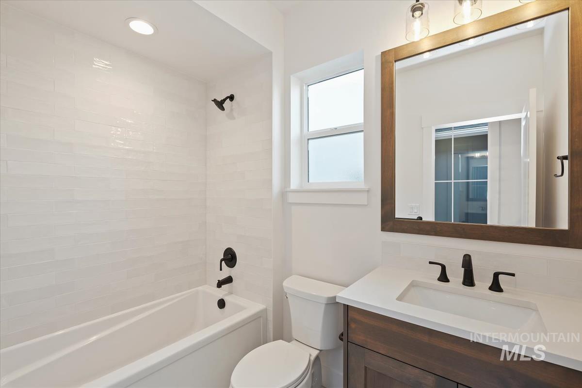 6610 N Good Drive, Eagle, Idaho 83629-0000, 3 Bedrooms, 2 Bathrooms, Residential For Sale, Price $599,880,MLS 98973131