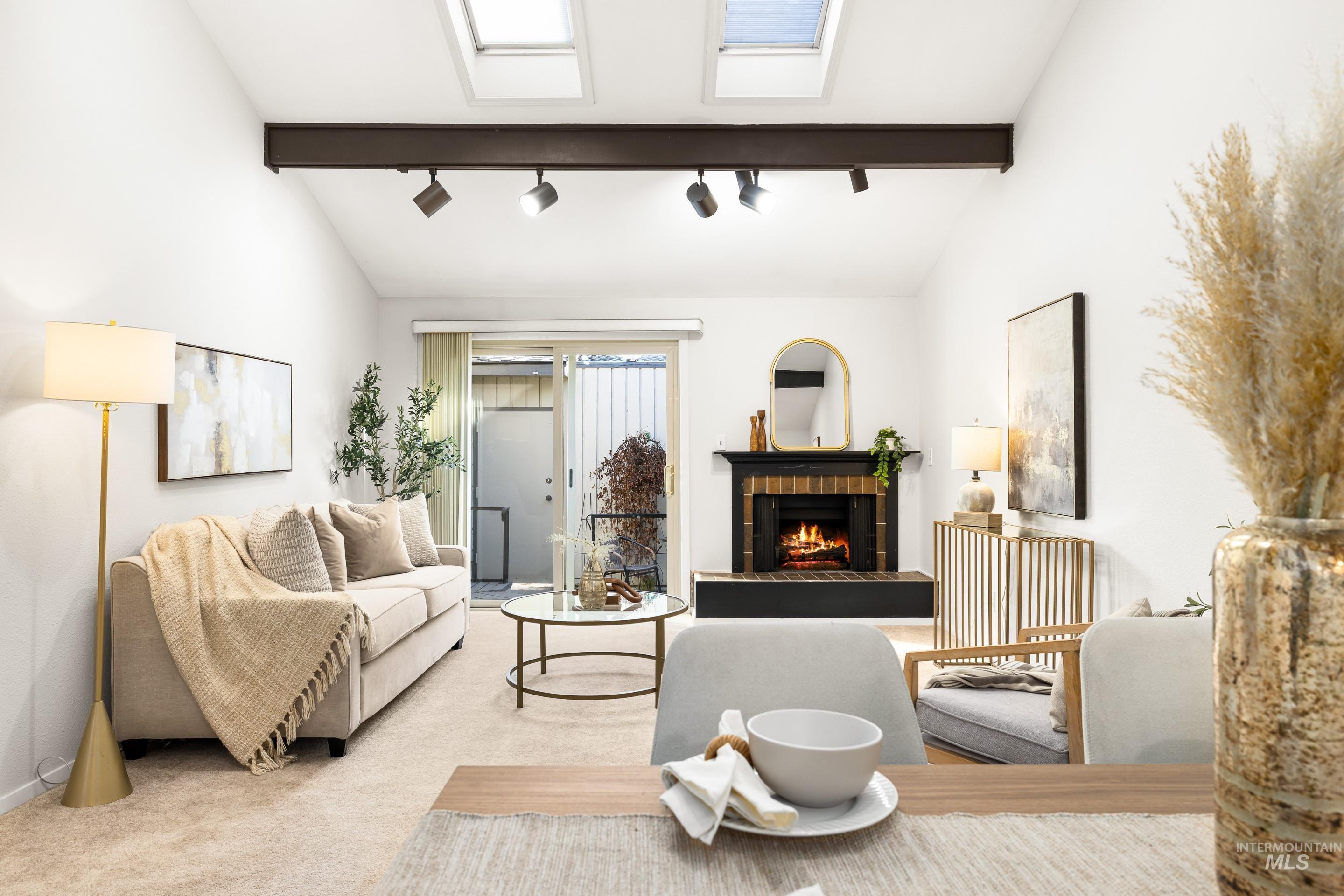 7225 W Cascade Dr, Boise, Idaho 83704, 2 Bedrooms, 1.5 Bathrooms, Residential For Sale, Price $324,900,MLS 98973132