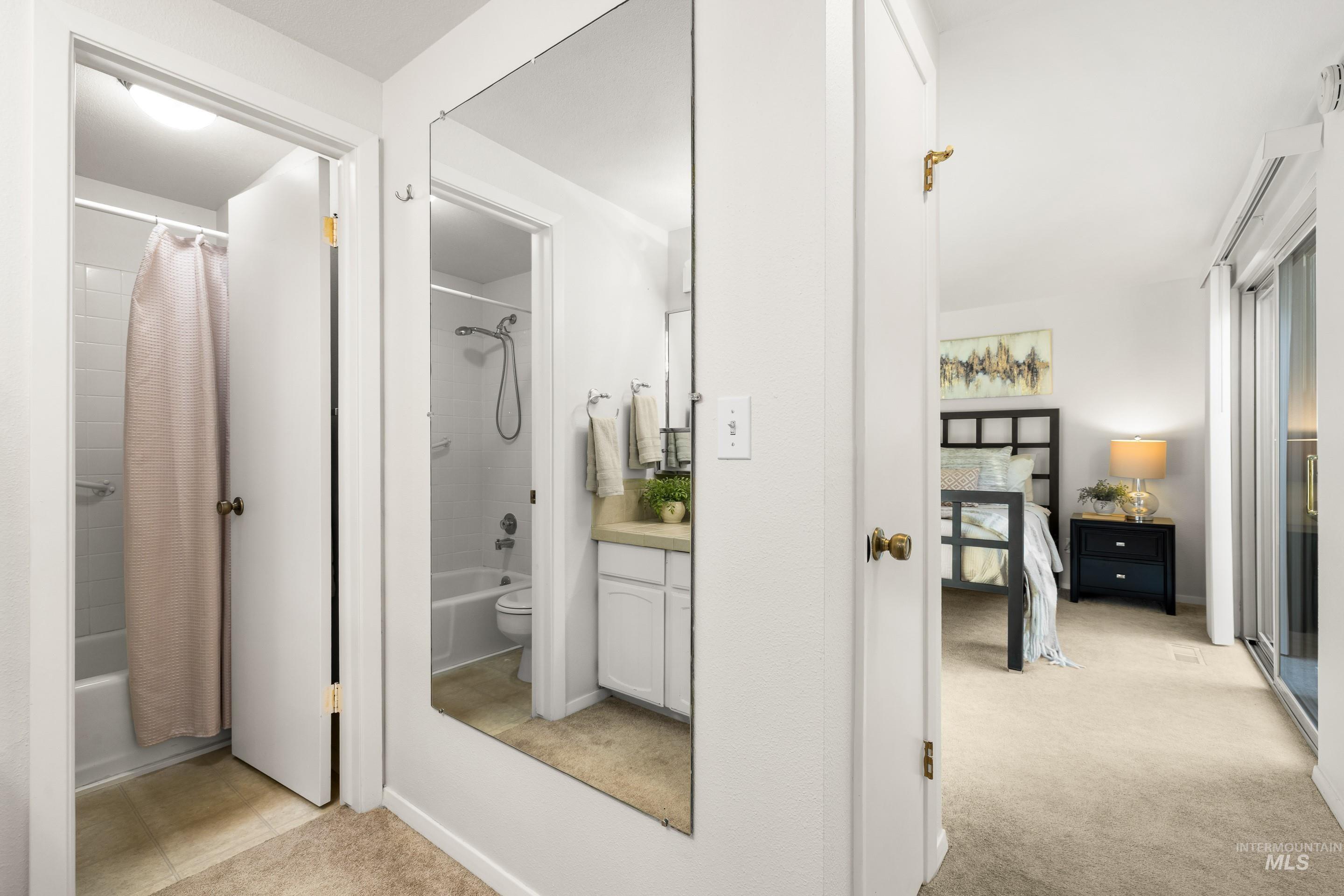 7225 W Cascade Dr, Boise, Idaho 83704, 2 Bedrooms, 1.5 Bathrooms, Residential For Sale, Price $324,900,MLS 98973132