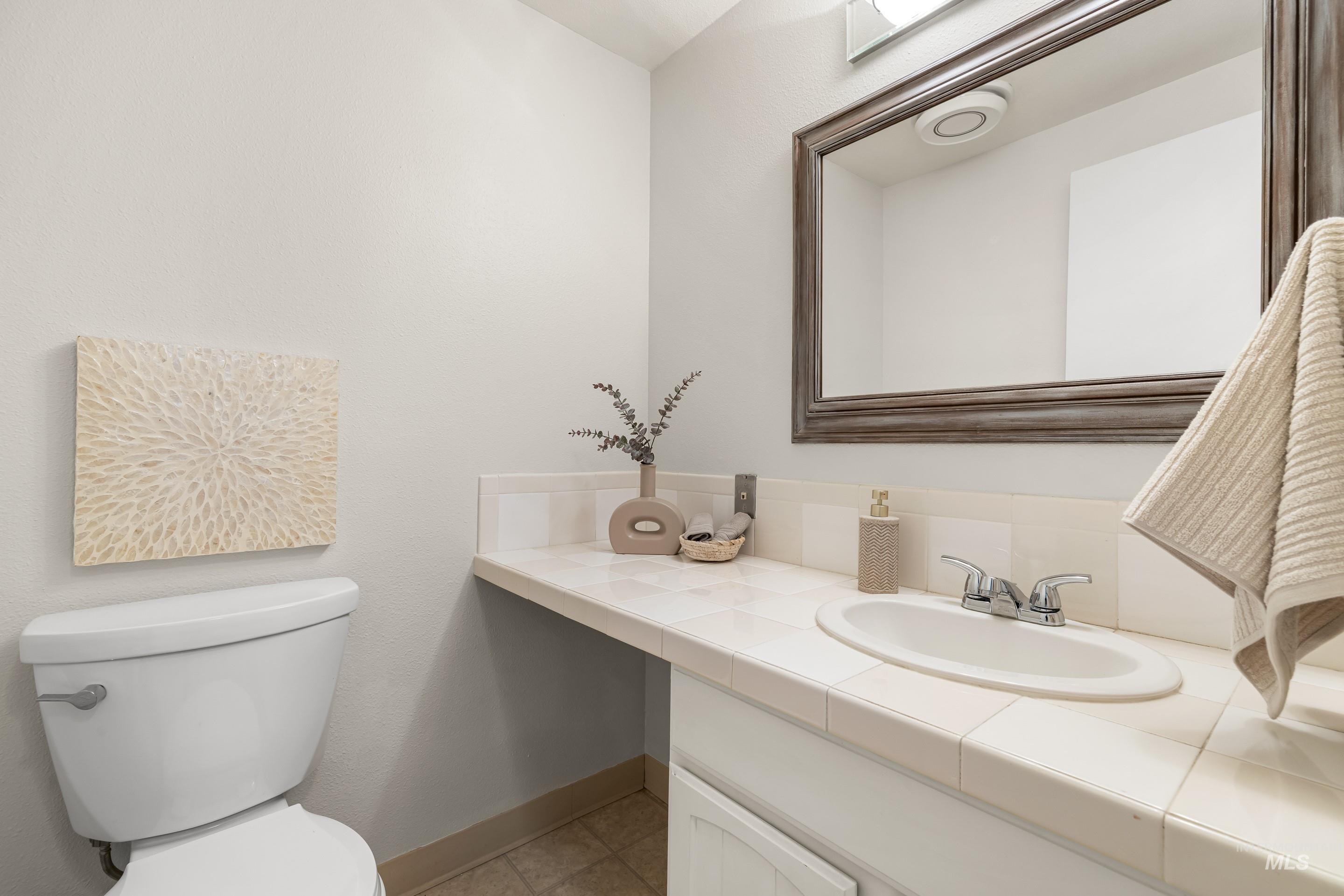 7225 W Cascade Dr, Boise, Idaho 83704, 2 Bedrooms, 1.5 Bathrooms, Residential For Sale, Price $324,900,MLS 98973132