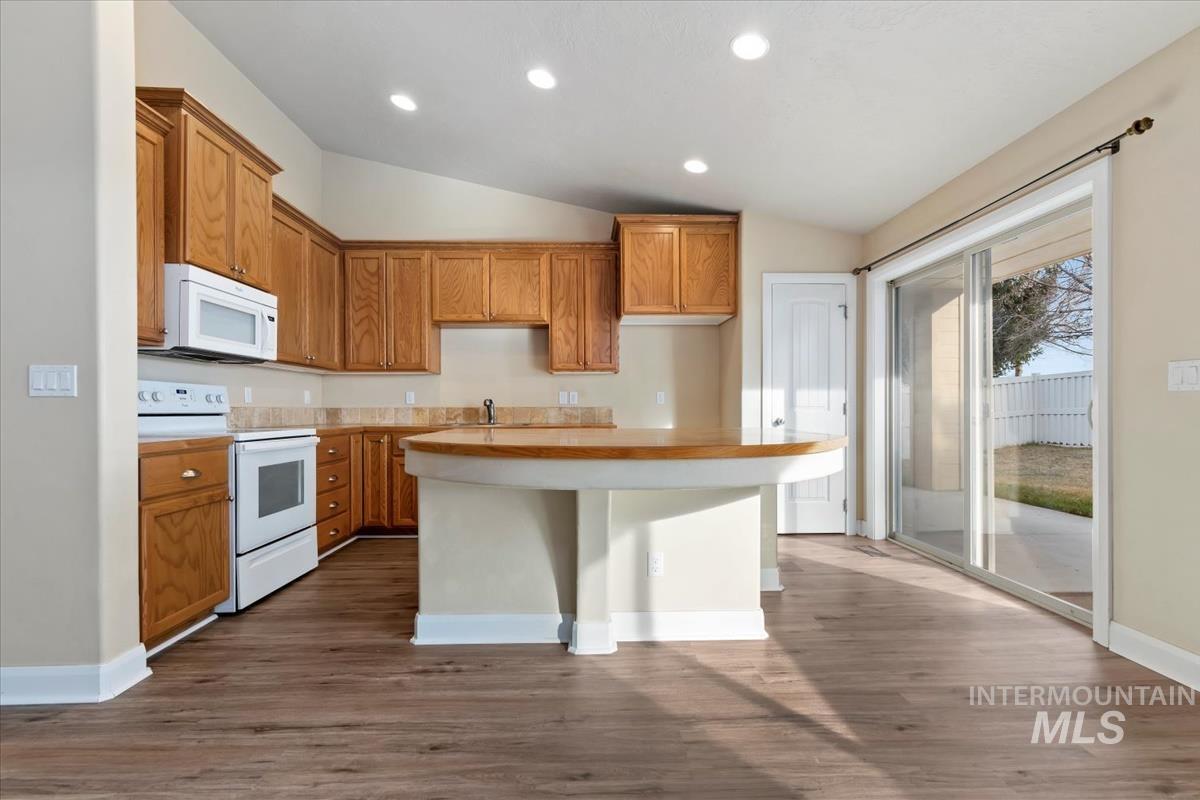 1838 Ridge Way, Middleton, Idaho 83644, 3 Bedrooms, 2 Bathrooms, Residential For Sale, Price $424,900,MLS 98973133