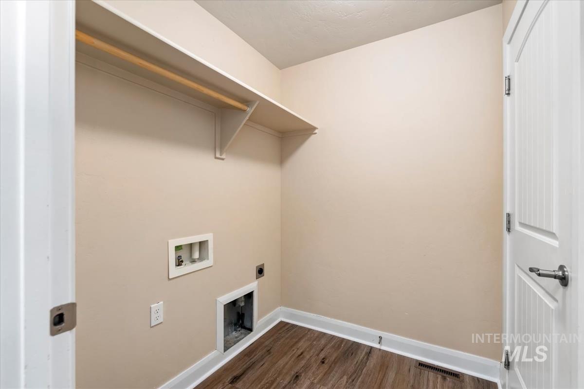 1838 Ridge Way, Middleton, Idaho 83644, 3 Bedrooms, 2 Bathrooms, Residential For Sale, Price $424,900,MLS 98973133