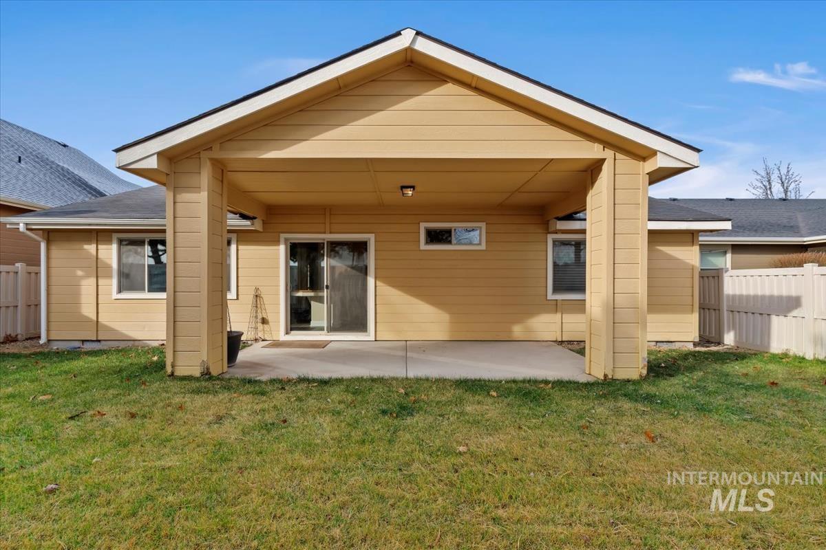 1838 Ridge Way, Middleton, Idaho 83644, 3 Bedrooms, 2 Bathrooms, Residential For Sale, Price $424,900,MLS 98973133