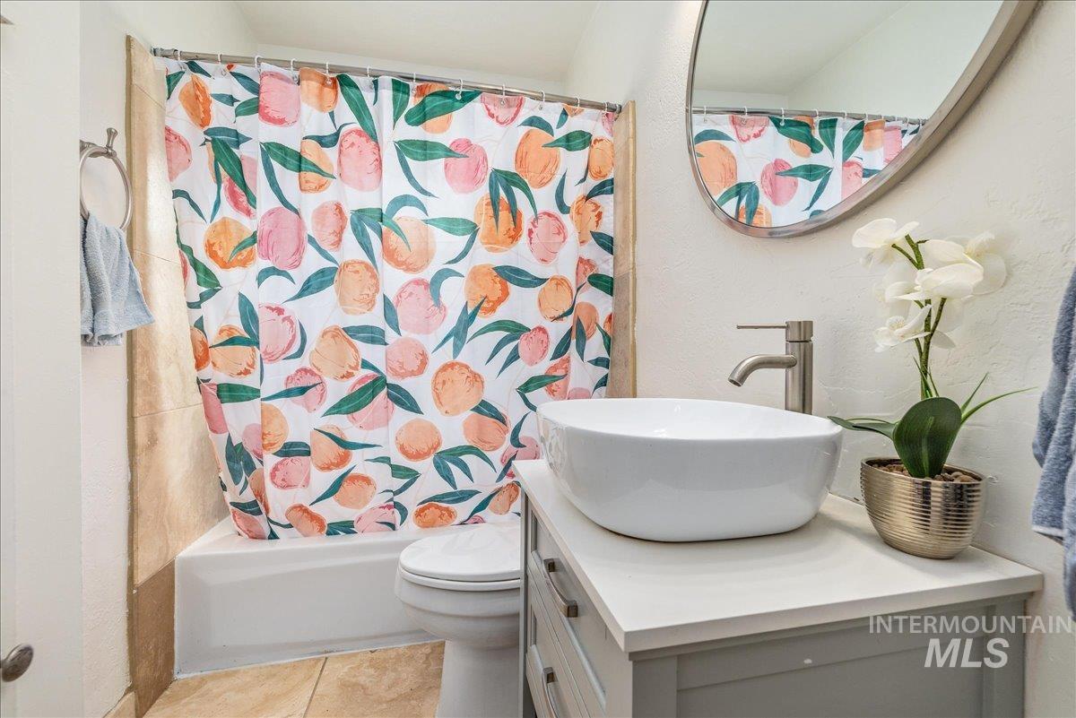 308 17th Avenue S, Nampa, Idaho 83651, 2 Bedrooms, 1 Bathroom, Residential For Sale, Price $320,000,MLS 98973135