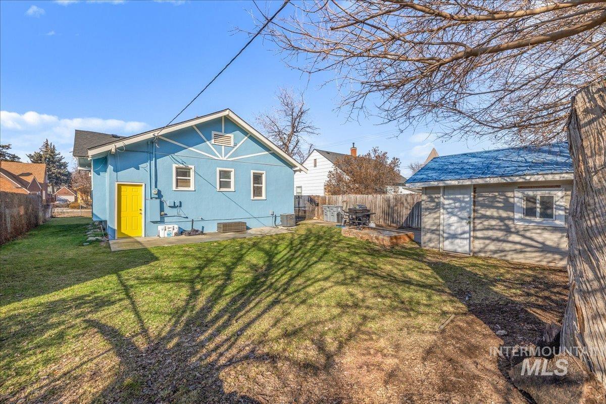 308 17th Avenue S, Nampa, Idaho 83651, 2 Bedrooms, 1 Bathroom, Residential For Sale, Price $320,000,MLS 98973135