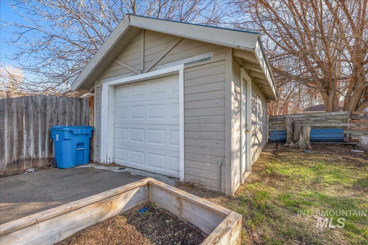 308 17th Avenue S, Nampa, Idaho 83651, 2 Bedrooms, 1 Bathroom, Residential For Sale, Price $320,000,MLS 98973135