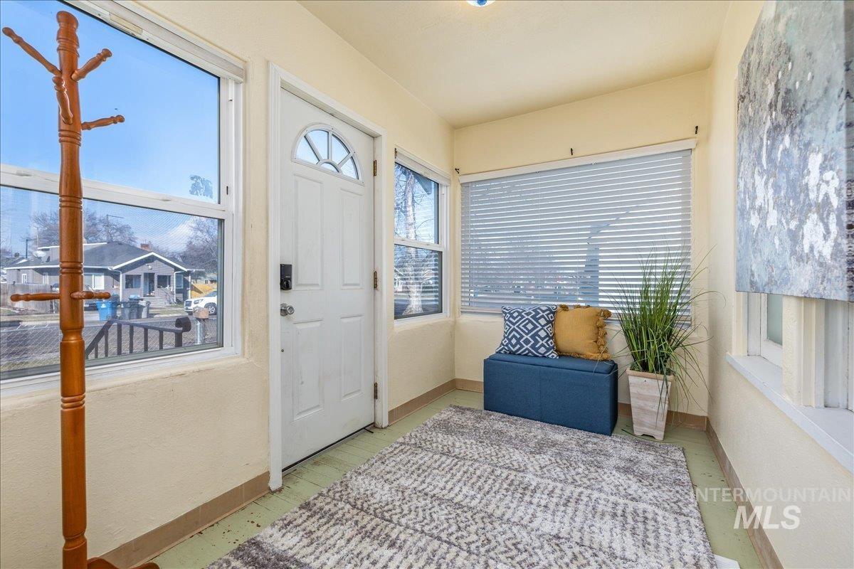 308 17th Avenue S, Nampa, Idaho 83651, 2 Bedrooms, 1 Bathroom, Residential For Sale, Price $320,000,MLS 98973135