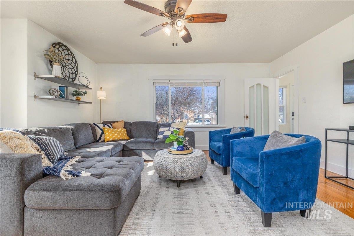 308 17th Avenue S, Nampa, Idaho 83651, 2 Bedrooms, 1 Bathroom, Residential For Sale, Price $320,000,MLS 98973135