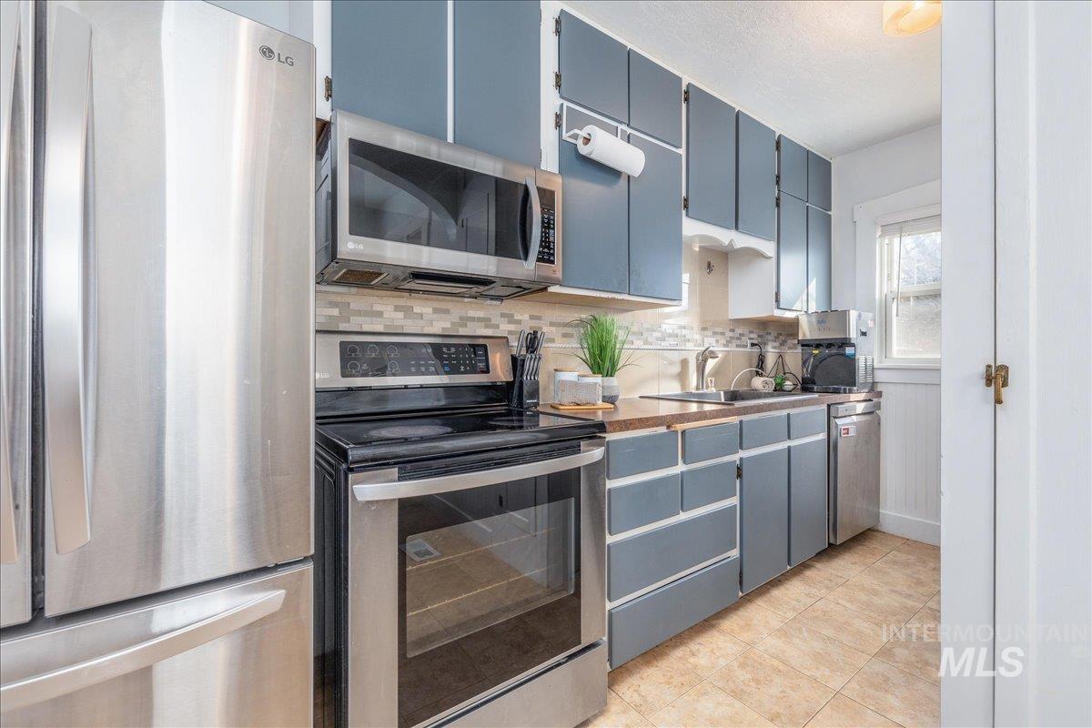 308 17th Avenue S, Nampa, Idaho 83651, 2 Bedrooms, 1 Bathroom, Residential For Sale, Price $320,000,MLS 98973135