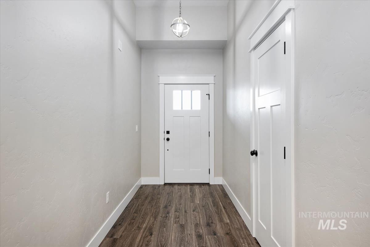 1980 Scotch Pine Dr., Middleton, Idaho 83644, 3 Bedrooms, 2 Bathrooms, Residential For Sale, Price $569,995,MLS 98973136