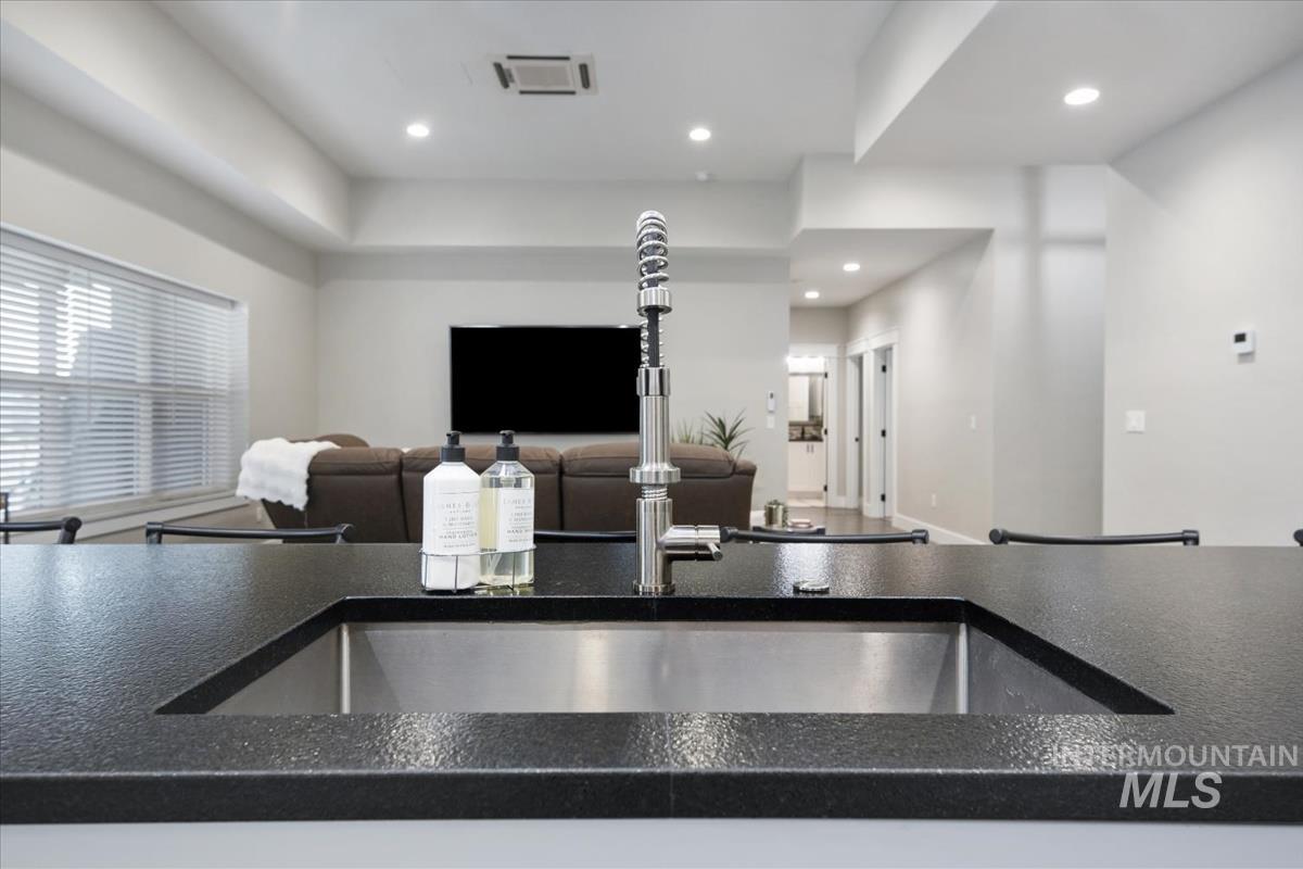 1980 Scotch Pine Dr., Middleton, Idaho 83644, 3 Bedrooms, 2 Bathrooms, Residential For Sale, Price $569,995,MLS 98973136