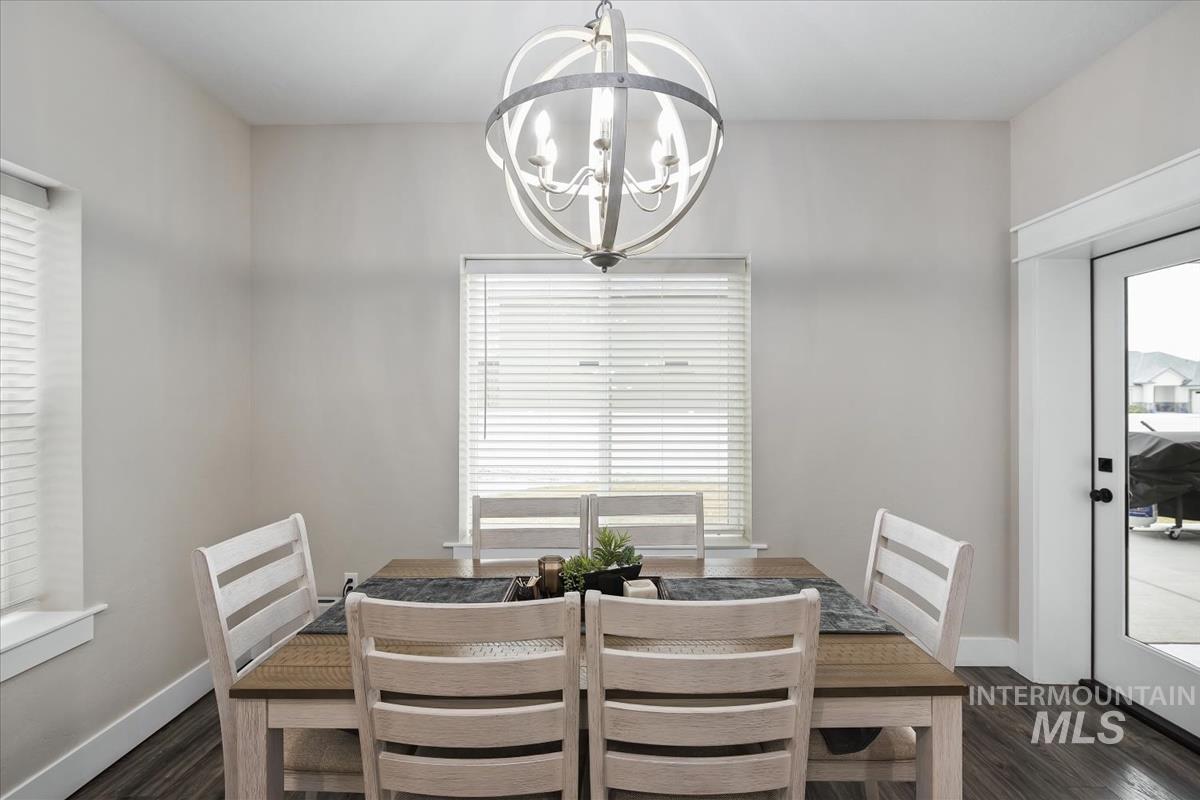 1980 Scotch Pine Dr., Middleton, Idaho 83644, 3 Bedrooms, 2 Bathrooms, Residential For Sale, Price $569,995,MLS 98973136