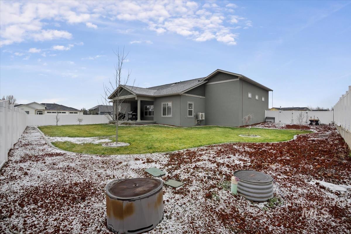 1980 Scotch Pine Dr., Middleton, Idaho 83644, 3 Bedrooms, 2 Bathrooms, Residential For Sale, Price $569,995,MLS 98973136