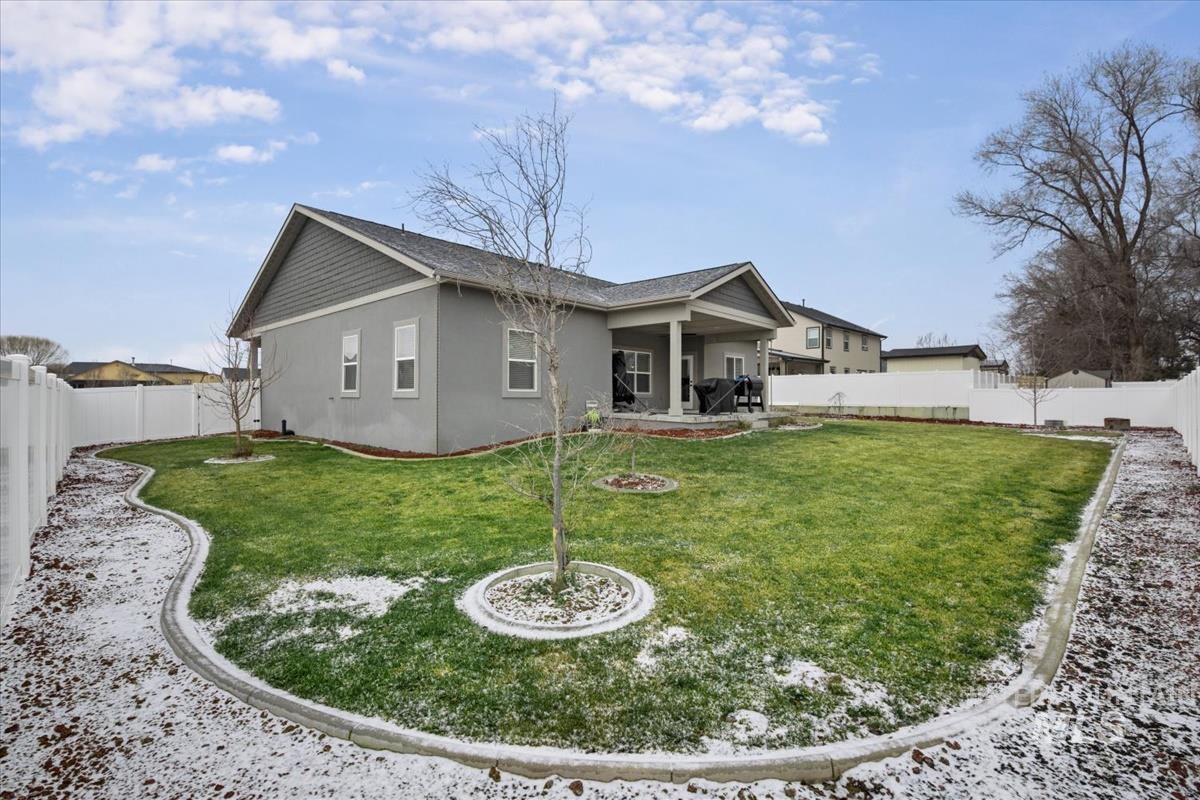 1980 Scotch Pine Dr., Middleton, Idaho 83644, 3 Bedrooms, 2 Bathrooms, Residential For Sale, Price $569,995,MLS 98973136