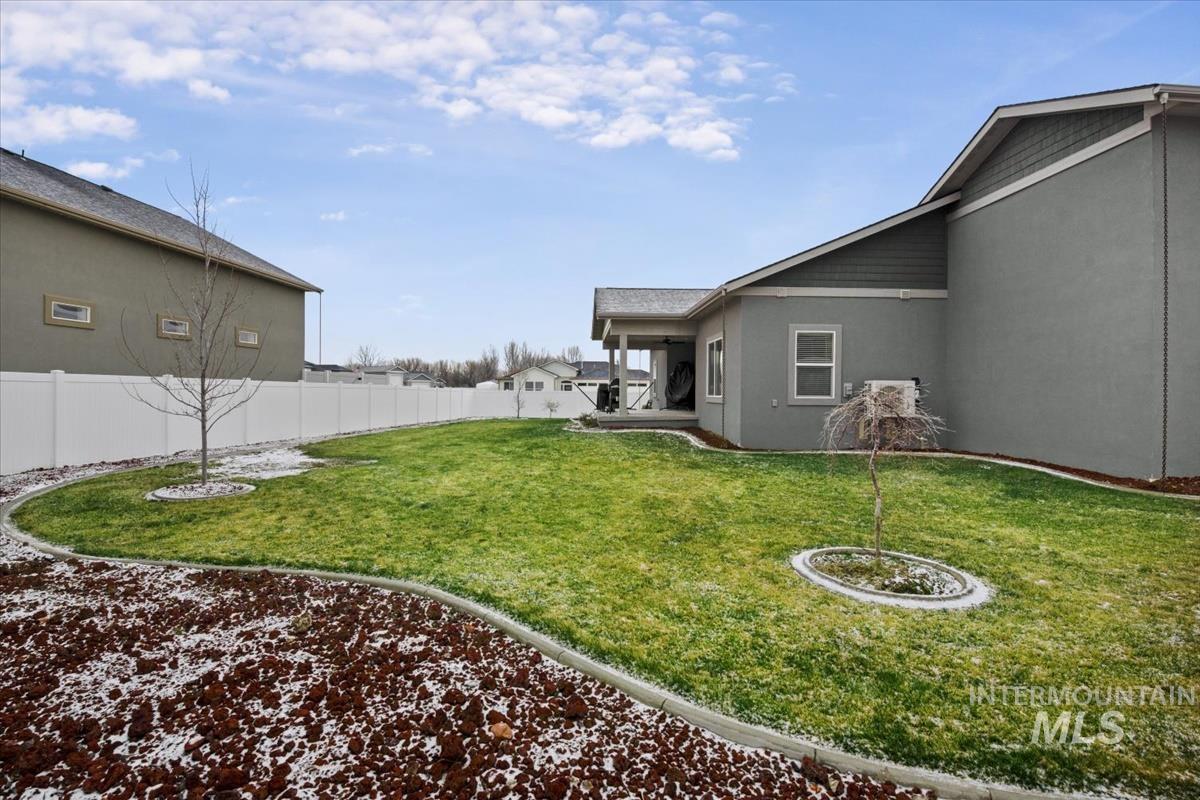 1980 Scotch Pine Dr., Middleton, Idaho 83644, 3 Bedrooms, 2 Bathrooms, Residential For Sale, Price $569,995,MLS 98973136