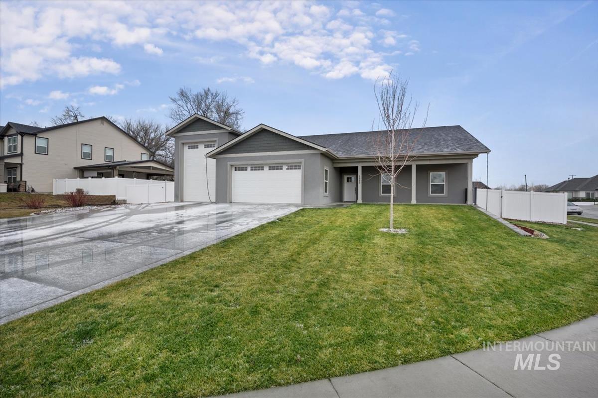 1980 Scotch Pine Dr., Middleton, Idaho 83644, 3 Bedrooms, 2 Bathrooms, Residential For Sale, Price $569,995,MLS 98973136