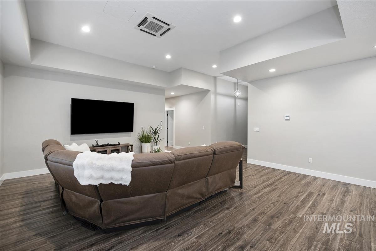 1980 Scotch Pine Dr., Middleton, Idaho 83644, 3 Bedrooms, 2 Bathrooms, Residential For Sale, Price $569,995,MLS 98973136