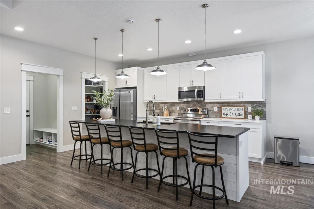 1980 Scotch Pine Dr., Middleton, Idaho 83644, 3 Bedrooms, 2 Bathrooms, Residential For Sale, Price $569,995,MLS 98973136