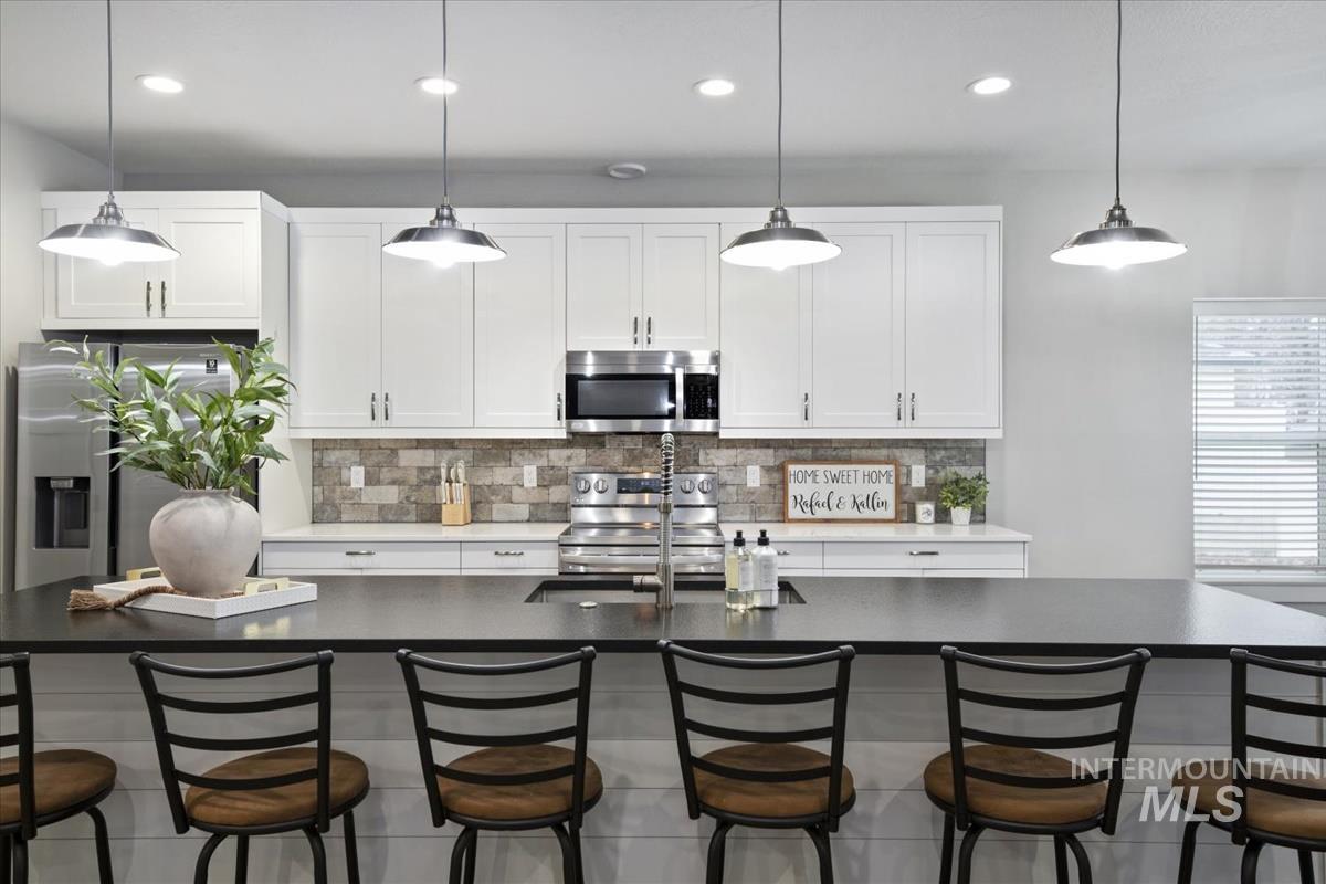 1980 Scotch Pine Dr., Middleton, Idaho 83644, 3 Bedrooms, 2 Bathrooms, Residential For Sale, Price $569,995,MLS 98973136