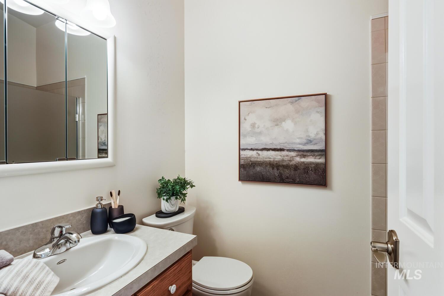 8290 W Clubhouse Ln., Garden City, Idaho 83714, 2 Bedrooms, 2 Bathrooms, Residential For Sale, Price $399,000,MLS 98973138