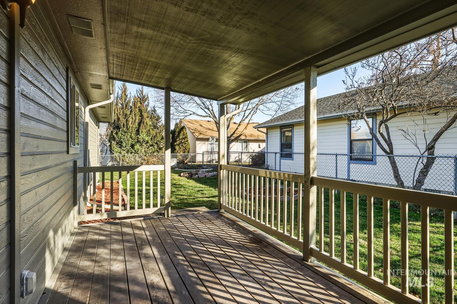 8290 W Clubhouse Ln., Garden City, Idaho 83714, 2 Bedrooms, 2 Bathrooms, Residential For Sale, Price $399,000,MLS 98973138