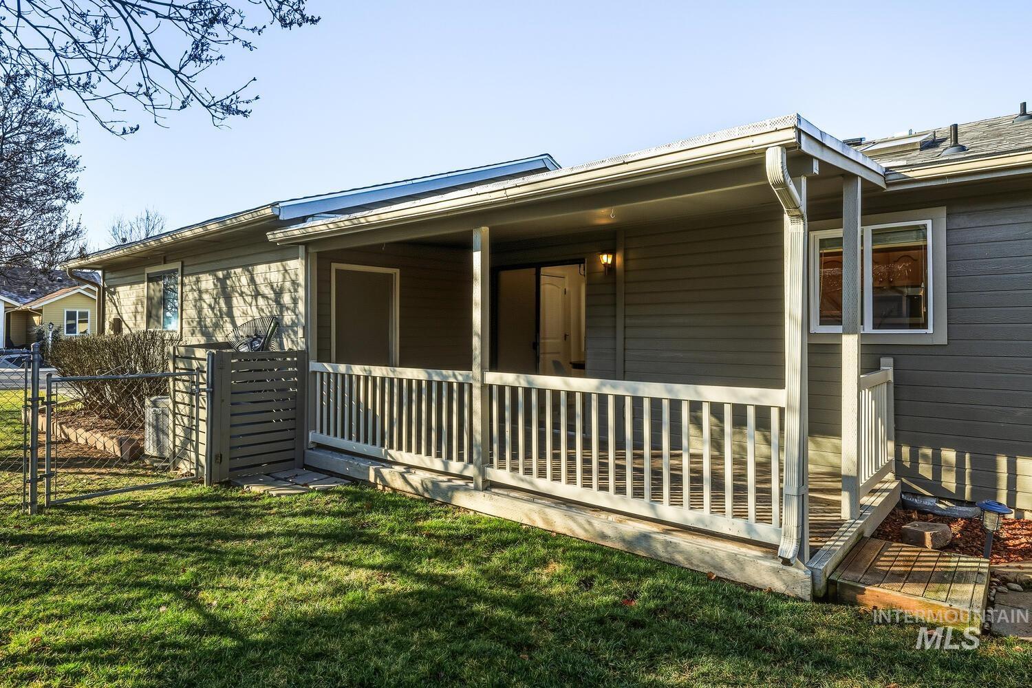 8290 W Clubhouse Ln., Garden City, Idaho 83714, 2 Bedrooms, 2 Bathrooms, Residential For Sale, Price $399,000,MLS 98973138