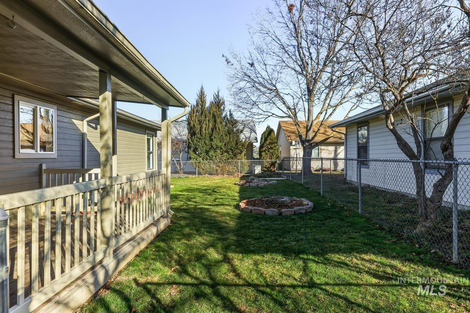 8290 W Clubhouse Ln., Garden City, Idaho 83714, 2 Bedrooms, 2 Bathrooms, Residential For Sale, Price $399,000,MLS 98973138