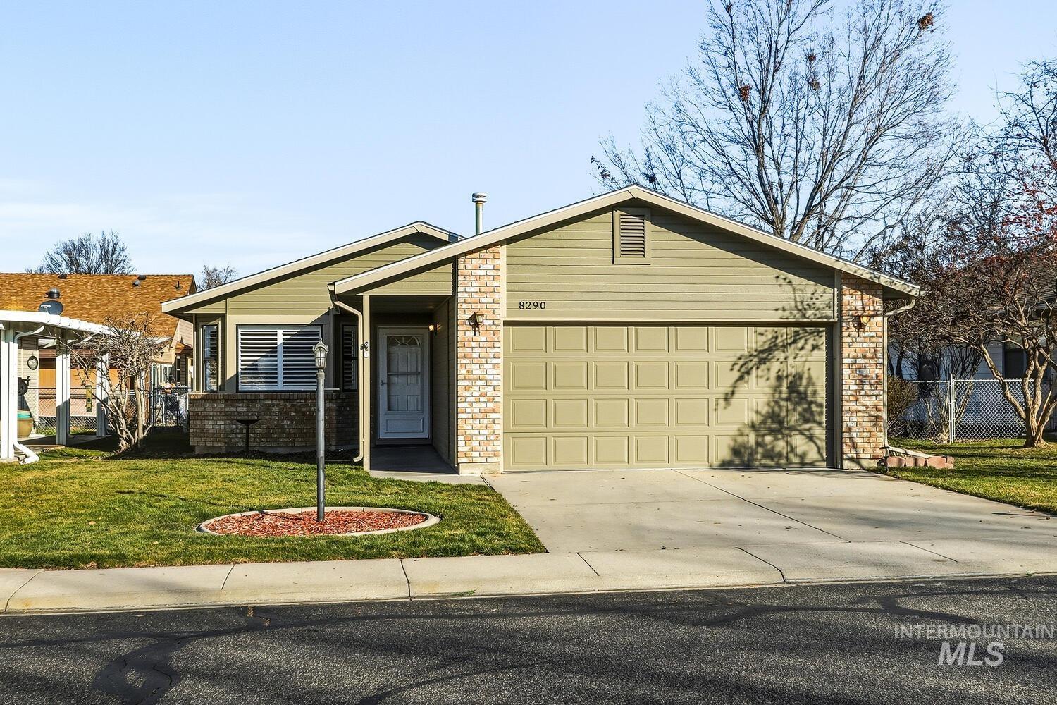 8290 W Clubhouse Ln., Garden City, Idaho 83714, 2 Bedrooms, 2 Bathrooms, Residential For Sale, Price $399,000,MLS 98973138