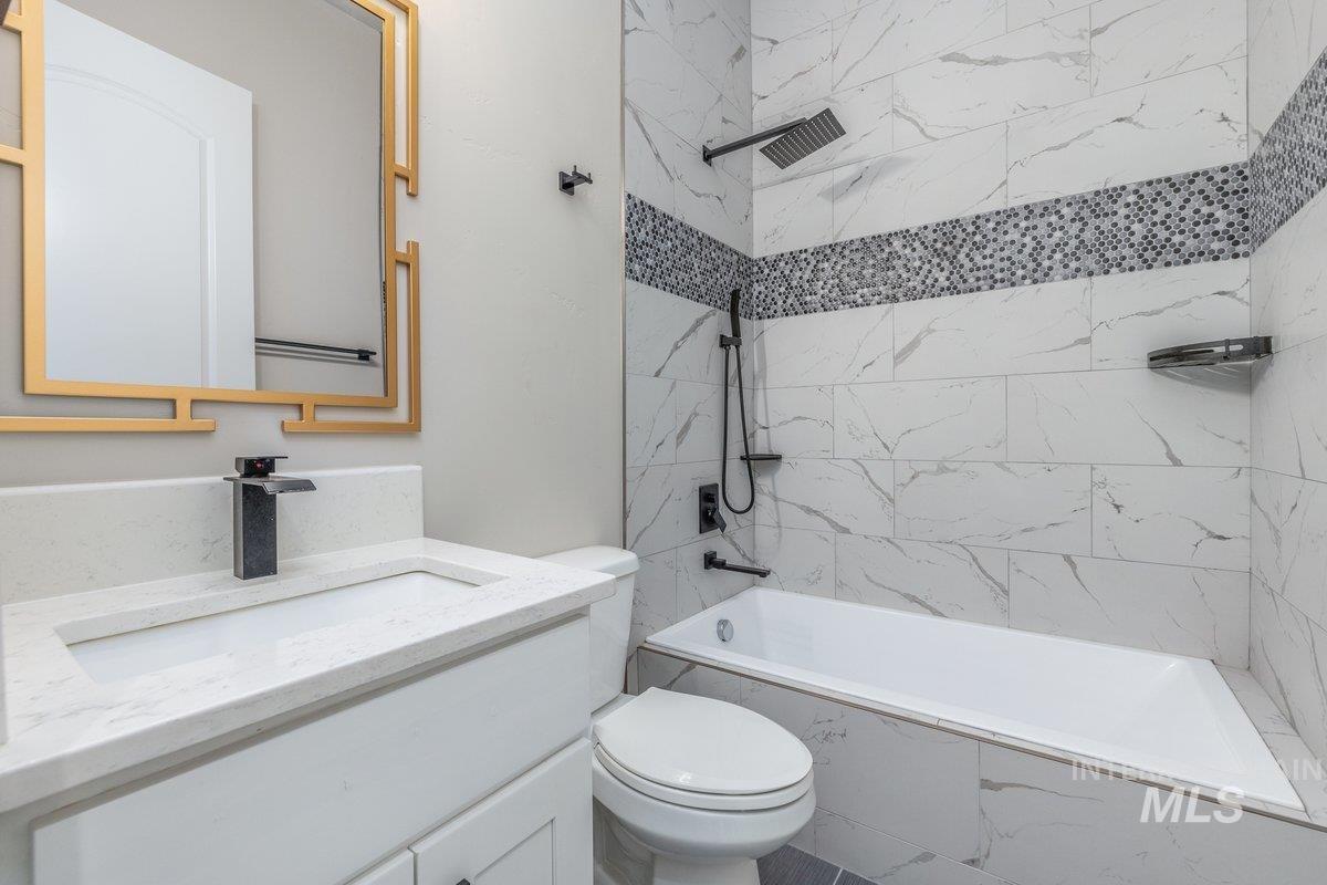 5990 W View Drive, Meridian, Idaho 83642, 5 Bedrooms, 4.5 Bathrooms, Residential For Sale, Price $1,699,000,MLS 98973145