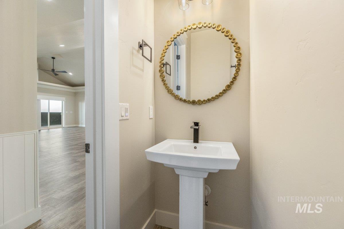 5990 W View Drive, Meridian, Idaho 83642, 5 Bedrooms, 4.5 Bathrooms, Residential For Sale, Price $1,699,000,MLS 98973145