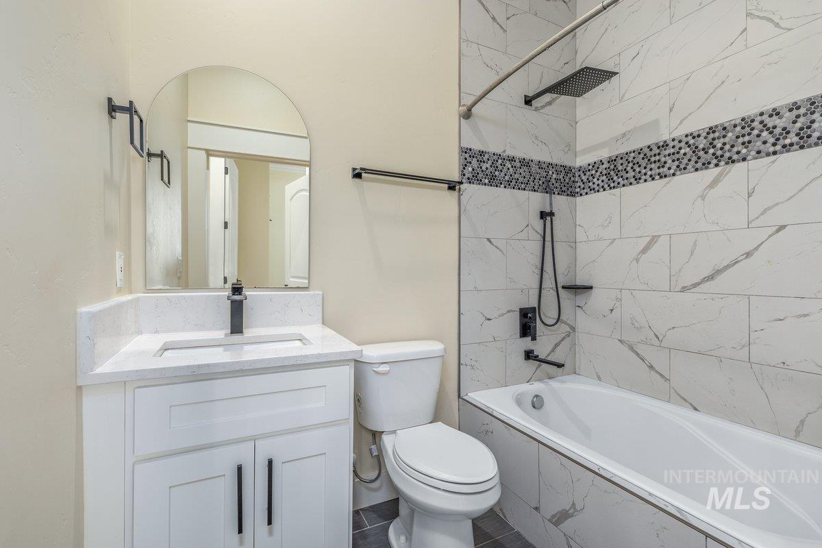 5990 W View Drive, Meridian, Idaho 83642, 5 Bedrooms, 4.5 Bathrooms, Residential For Sale, Price $1,699,000,MLS 98973145