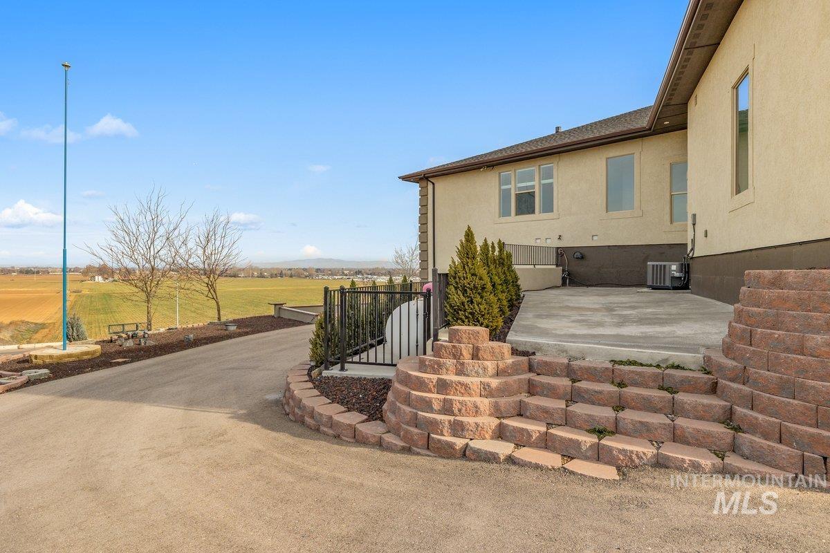 5990 W View Drive, Meridian, Idaho 83642, 5 Bedrooms, 4.5 Bathrooms, Residential For Sale, Price $1,699,000,MLS 98973145