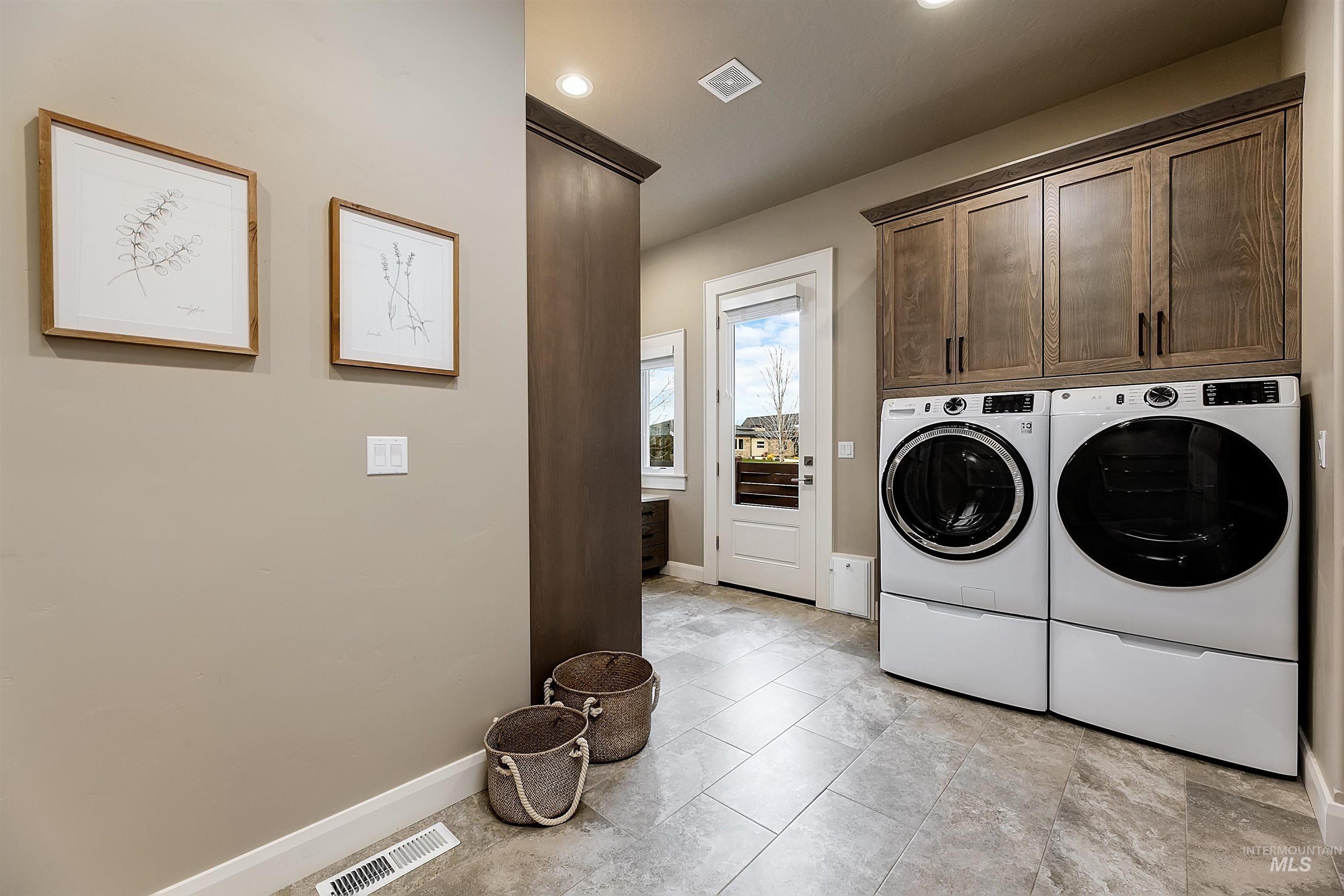 4691 W Salix Court, Meridian, Idaho 83646, 3 Bedrooms, 3.5 Bathrooms, Residential For Sale, Price $1,195,000,MLS 98973147