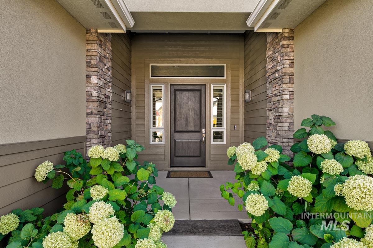 4691 W Salix Court, Meridian, Idaho 83646, 3 Bedrooms, 3.5 Bathrooms, Residential For Sale, Price $1,195,000,MLS 98973147