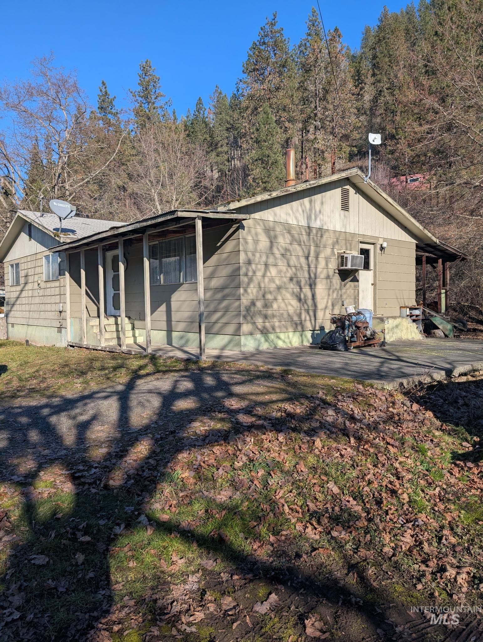 422 Old School Ave., Stites, Idaho 83552, 3 Bedrooms, 1 Bathroom, Residential For Sale, Price $175,000,MLS 98973153