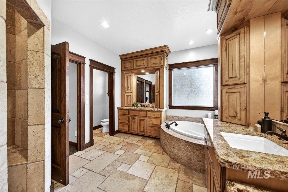 5627 N Morpheus Place, Meridian, Idaho 83646, 6 Bedrooms, 4.5 Bathrooms, Residential For Sale, Price $1,074,000,MLS 98973155