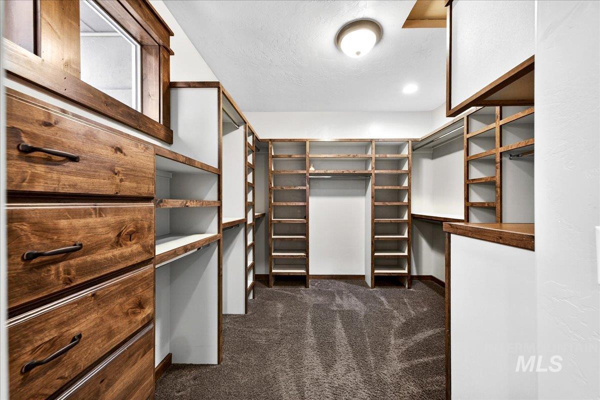 5627 N Morpheus Place, Meridian, Idaho 83646, 6 Bedrooms, 4.5 Bathrooms, Residential For Sale, Price $1,074,000,MLS 98973155