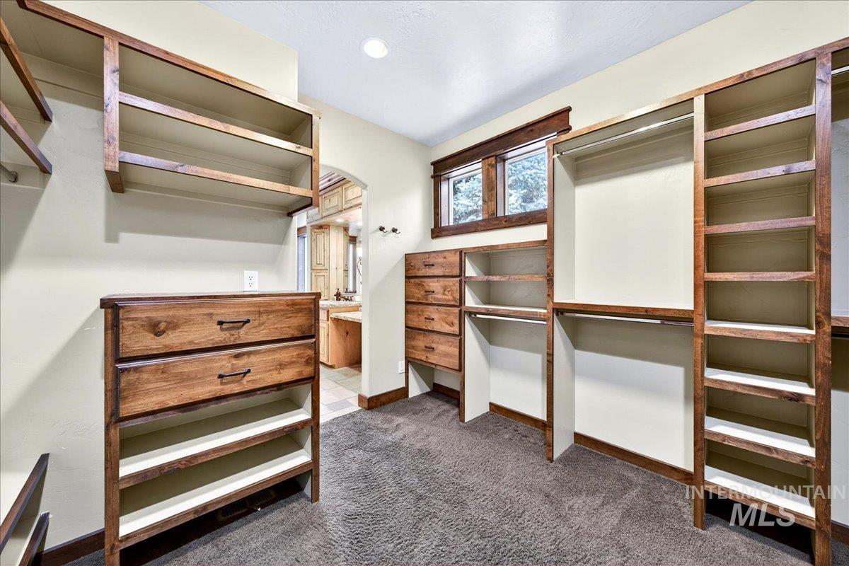 5627 N Morpheus Place, Meridian, Idaho 83646, 6 Bedrooms, 4.5 Bathrooms, Residential For Sale, Price $1,074,000,MLS 98973155