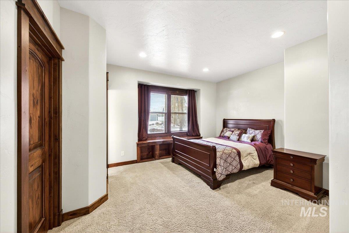 5627 N Morpheus Place, Meridian, Idaho 83646, 6 Bedrooms, 4.5 Bathrooms, Residential For Sale, Price $1,074,000,MLS 98973155