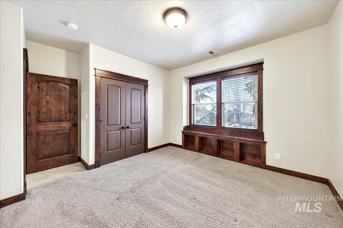 5627 N Morpheus Place, Meridian, Idaho 83646, 6 Bedrooms, 4.5 Bathrooms, Residential For Sale, Price $1,074,000,MLS 98973155