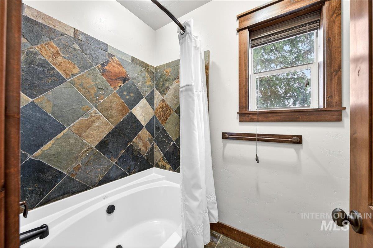 5627 N Morpheus Place, Meridian, Idaho 83646, 6 Bedrooms, 4.5 Bathrooms, Residential For Sale, Price $1,074,000,MLS 98973155