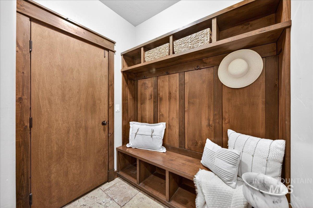 5627 N Morpheus Place, Meridian, Idaho 83646, 6 Bedrooms, 4.5 Bathrooms, Residential For Sale, Price $1,074,000,MLS 98973155