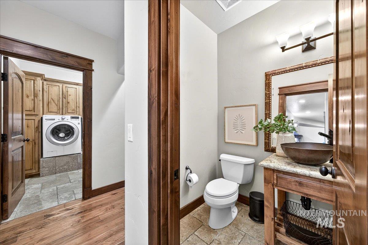 5627 N Morpheus Place, Meridian, Idaho 83646, 6 Bedrooms, 4.5 Bathrooms, Residential For Sale, Price $1,074,000,MLS 98973155