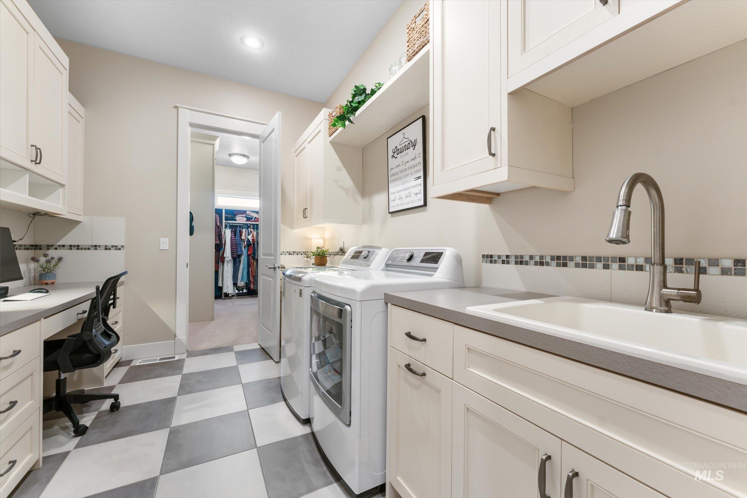 1034 E Radiant Ridge Dr, Meridian, Idaho 83642, 4 Bedrooms, 2.5 Bathrooms, Residential For Sale, Price $829,000,MLS 98973156